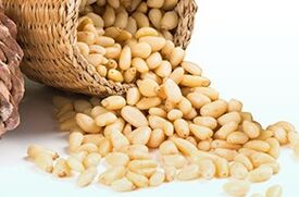 Zedernmuttern für Kraft